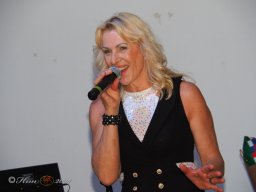 Künstler helfen Kinder - Mit Musik zur Menschlichkeit